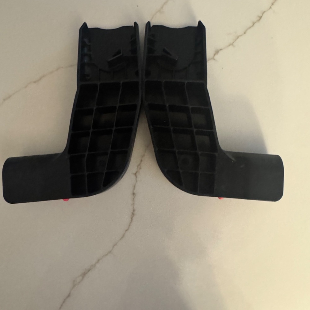 Zoe TwinV2 Carseat Adapter | Nuna, Maxi Cosi, Cybex, Britax - Picture 3 of 3